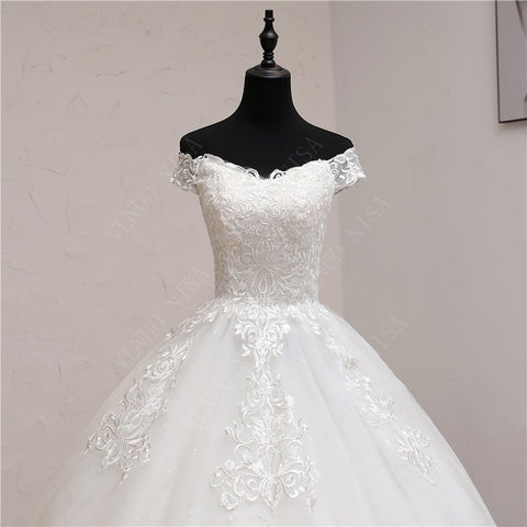 Luxury Lace Applique Plus Size Wedding Dress with Long Train - Robe de Mariée